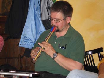 Bild: Thomas der Sterero-Flöter, konzentriert