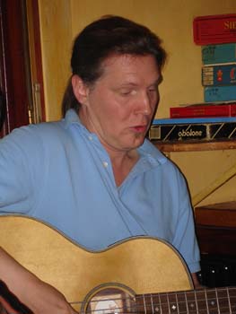 Bild: Jürgen an der Gitarre